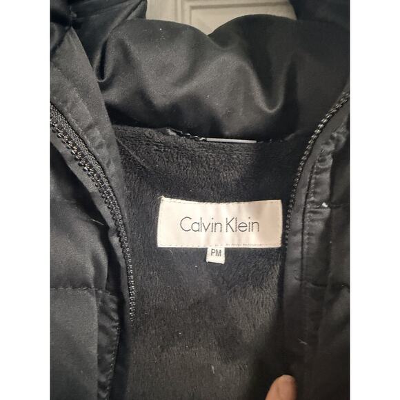 Calvin Klein women’s black puffer jacket -Size M - Picture 4 of 4